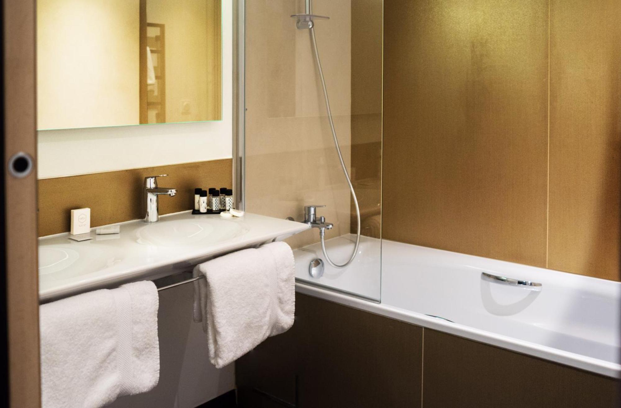 Kyriad Prestige Amiens Poulainville - Hotel And Spa Eksteriør bilde